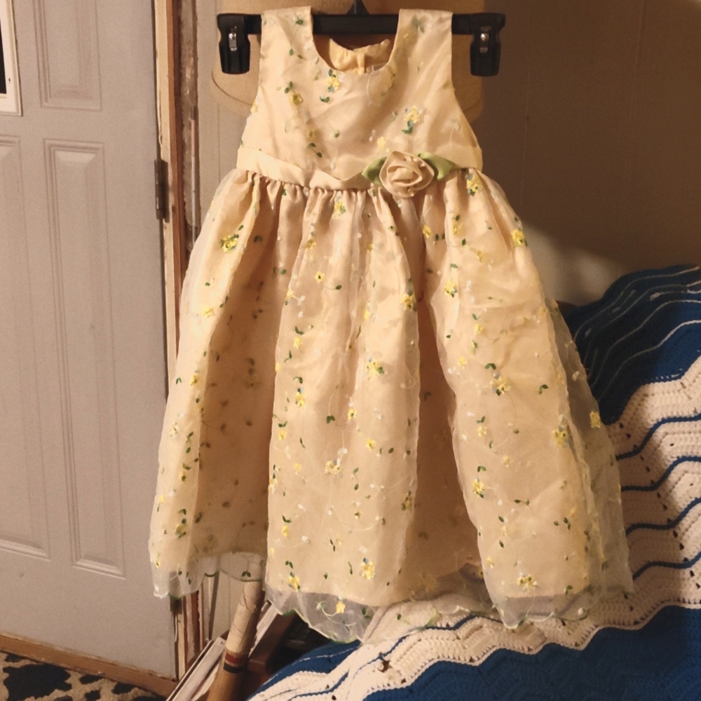 Little girls wonder kids brand beautiful yellow dress